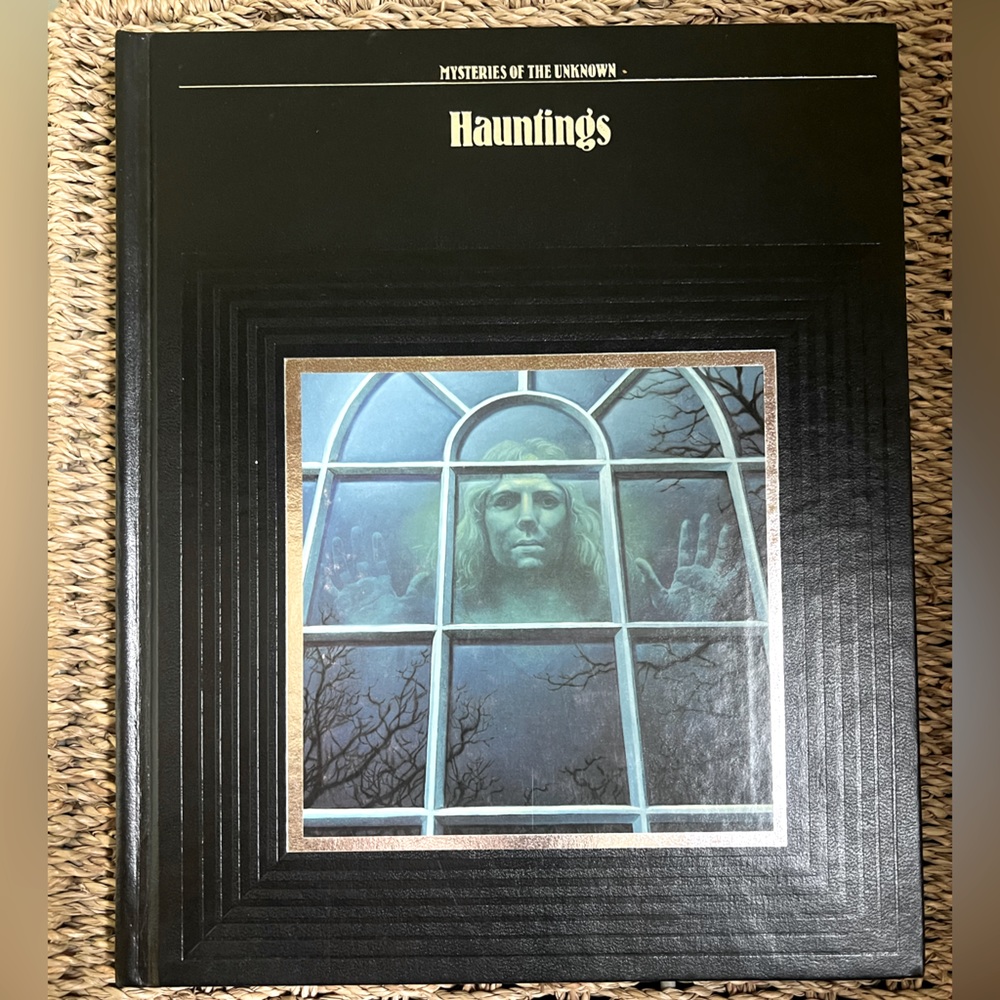 LRG BOOKS 3 FOR $20💫‼️ “Hauntings” Book